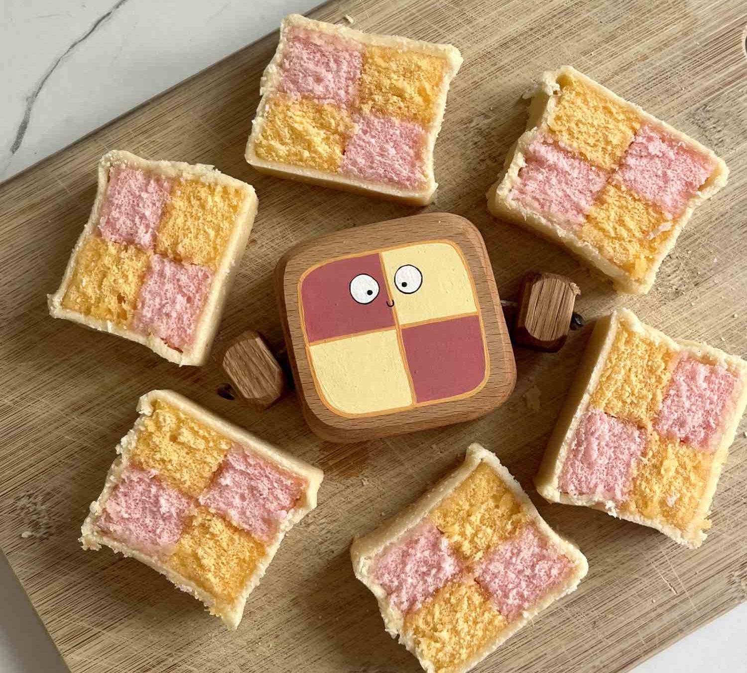 Betsy the Battenburg Slice in Beech | Age: 3+