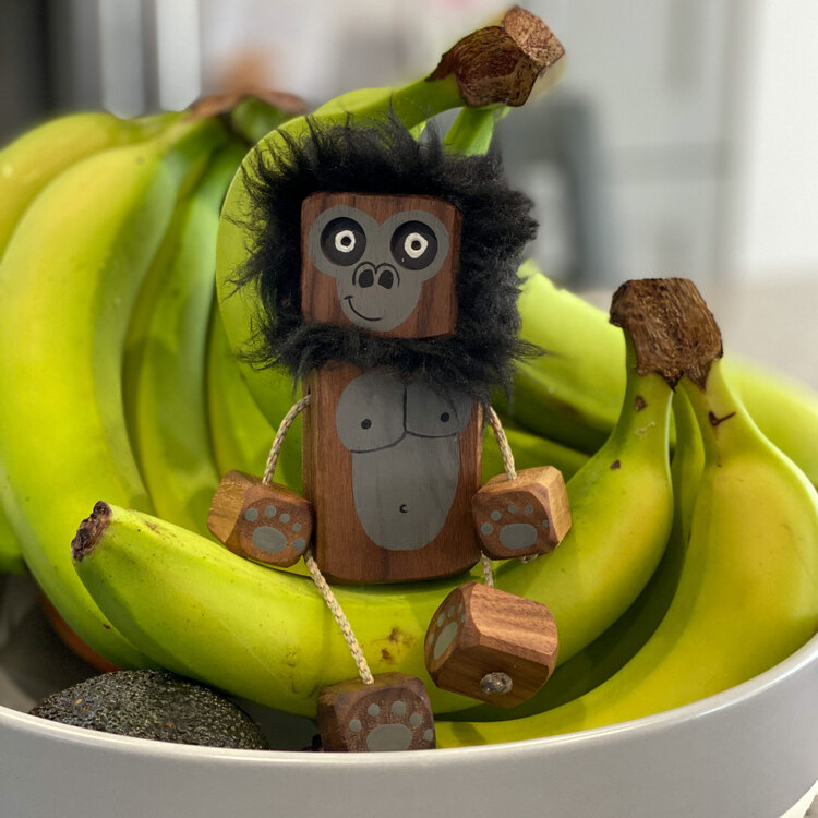 gorilla ned in bananas